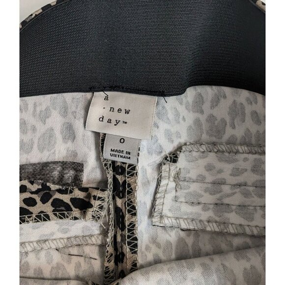 WOMEN'S LEOPARD PRINT SKINNY ANKLE LENGTH PANTS - A NEW DAY - SIZE 0 - NEW - Picture 3 of 6